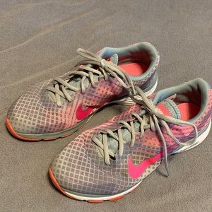 Women’s Nike shoes